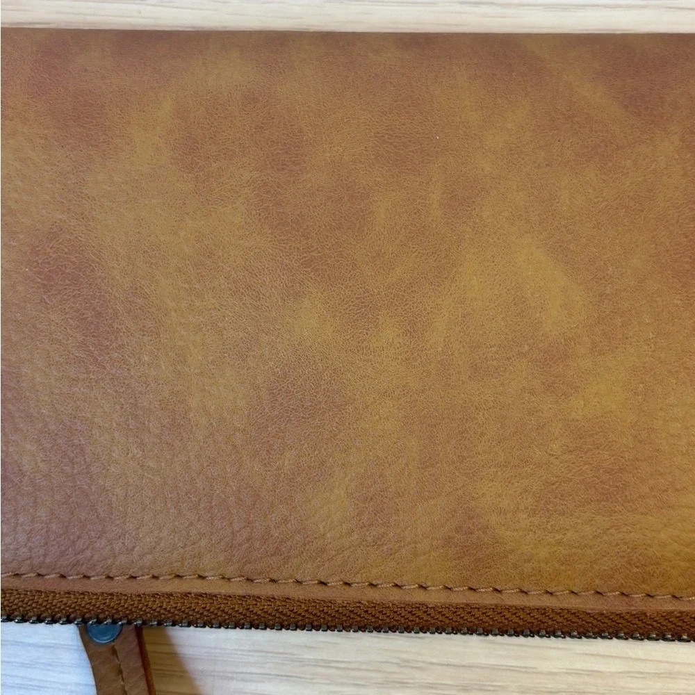 Free People Vegan Leather Wristlet Wallet Tan Brown Zip Around Studded Clutch‎